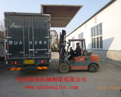 江蘇南通客戶預(yù)定的乳膠海綿發(fā)泡機已經(jīng)發(fā)貨