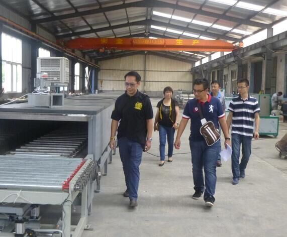 雙模頭乳膠發(fā)泡機