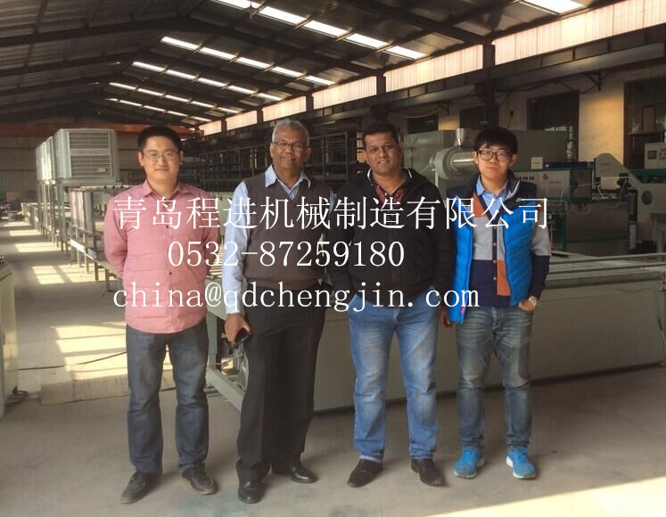 歡迎斯里蘭卡客戶前來我公司參觀乳膠枕頭生產(chǎn)線