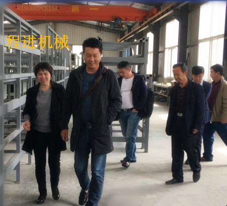 歡迎泰國(guó)客戶來(lái)廠驗(yàn)收機(jī)械