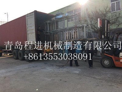 印度乳膠枕頭生產(chǎn)線(xiàn)裝箱發(fā)貨