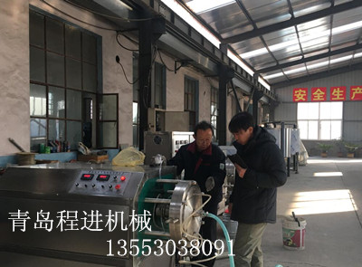 乳膠發(fā)泡機(jī)驗(yàn)收