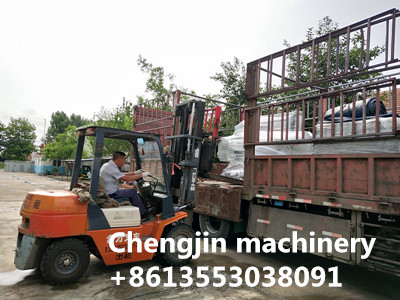   乳膠床墊專用平切機發(fā)貨現(xiàn)場