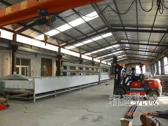 一條做乳膠鞋墊的機器設(shè)備都有哪些呢。