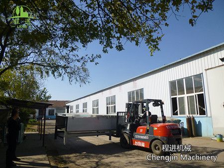 關于乳膠枕頭生產(chǎn)線輸送鏈條的松緊問題解答