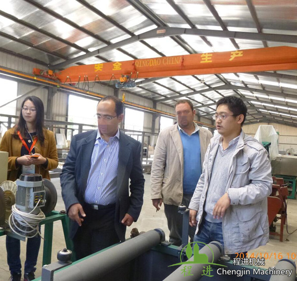 歡迎土耳其客戶考察乳膠機(jī)械