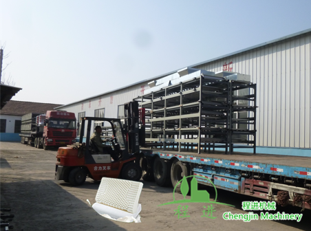 乳膠枕頭生產(chǎn)線制作完成準(zhǔn)備發(fā)貨中