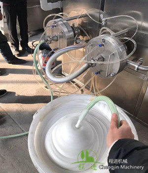 恭喜廣東客戶簽訂乳膠發(fā)泡機(jī)新訂單