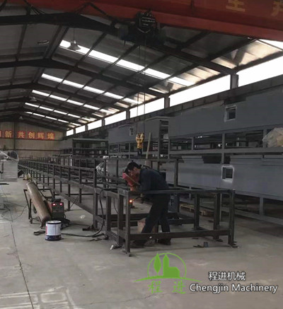 乳膠鞋墊比起其它鞋墊質(zhì)量要好一些嗎乳膠鞋墊機(jī)械廠幫你解答